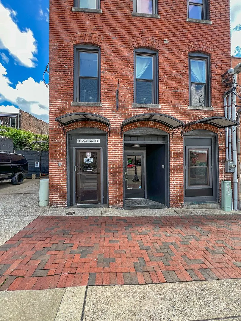 124 Strawberry Alley — Photo 3