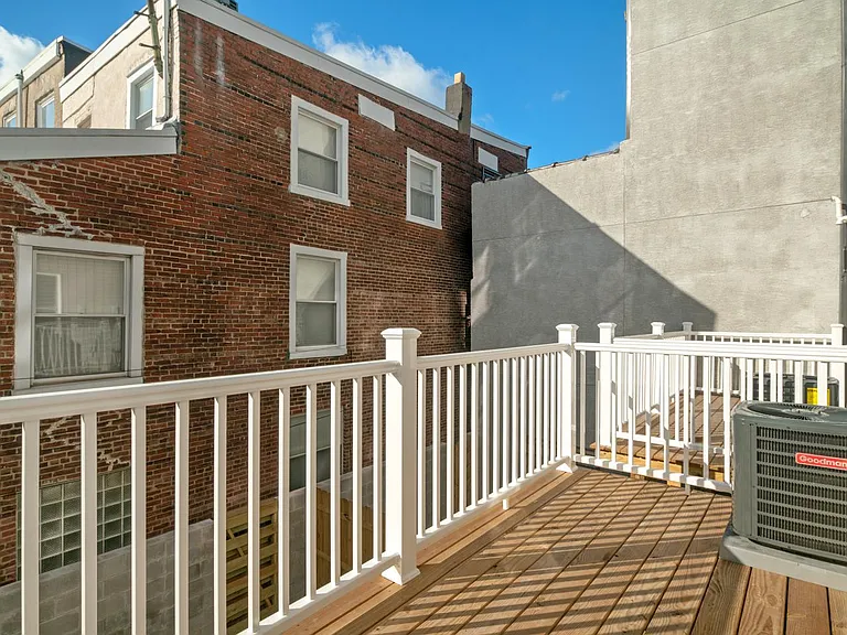 636 Christian St #B — Photo 19