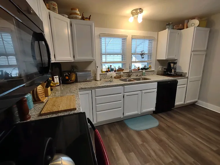 409 Dement St NE — Photo 76