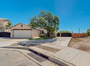 1622 Don Santos St SW, Albuquerque, NM 87121