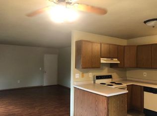 611 Crawford Dr #4, Cottage Grove, WI 53527