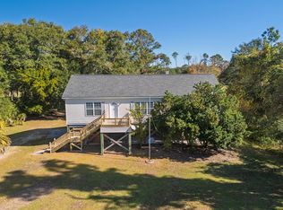 520 Fishing Creek Dr, Edisto Island, SC 29438