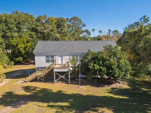 520 Fishing Creek Dr, Edisto Island, SC 29438