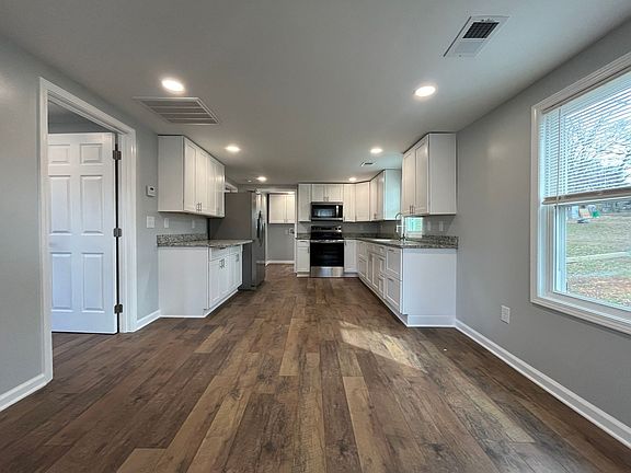2nd image of 204 Hillcrest Dr