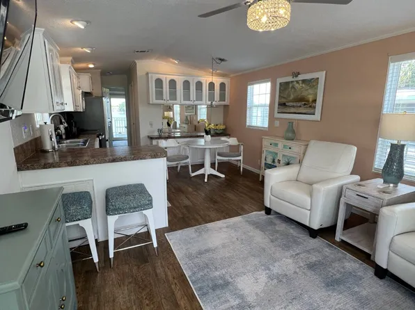 800 Kay Rd NE #1170, Bradenton, FL 34212