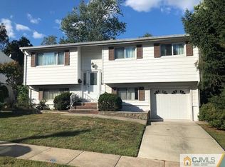 2 Eagle St, Iselin, NJ 08830