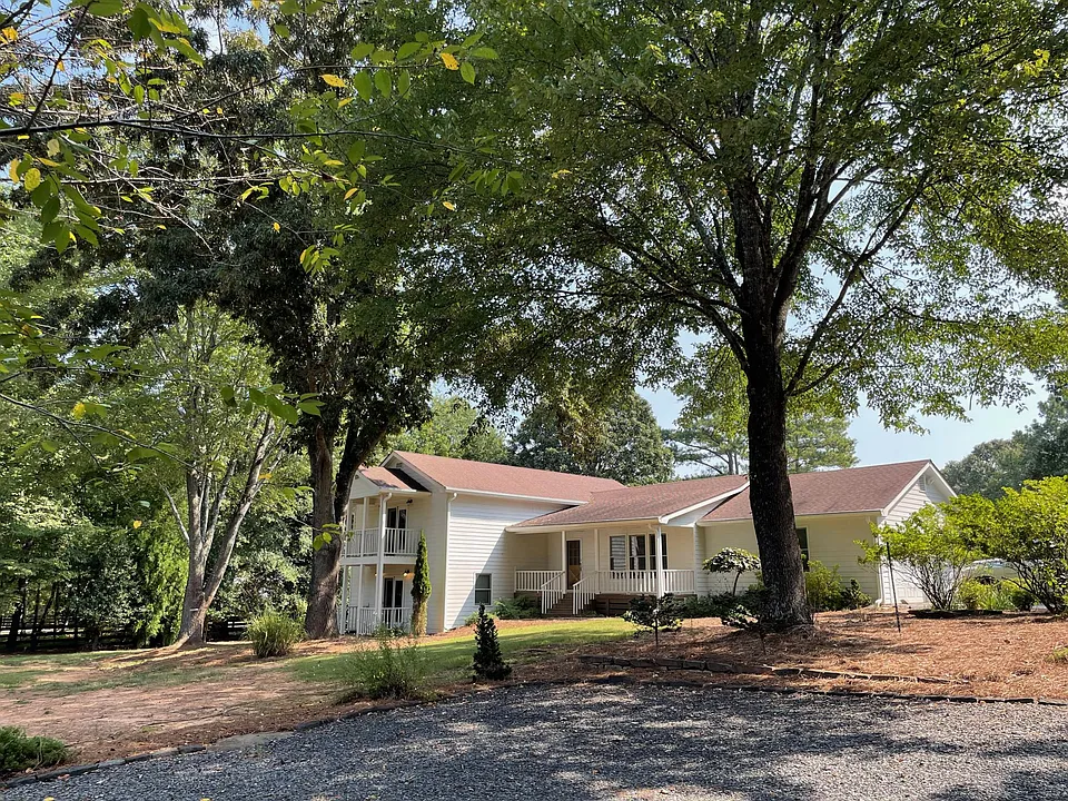 5074 Meadowbrook Cir