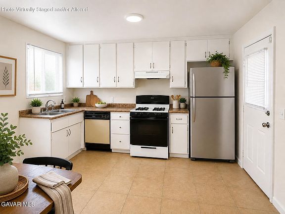 4th image of 45426 Lorimer Ave