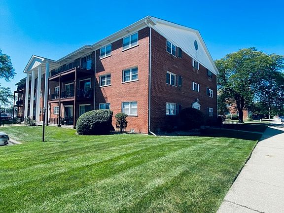 2nd image of 6135 W 94th St APT C3