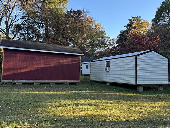 5th image of 1411 Deep River Rd