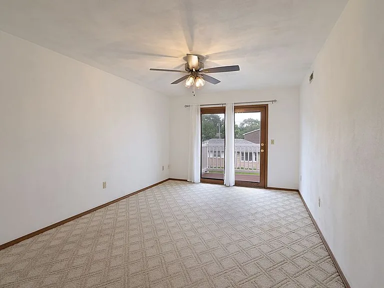 E 1st St — Photo 15