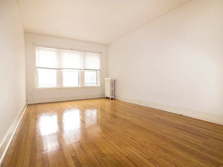 536 - Living Room