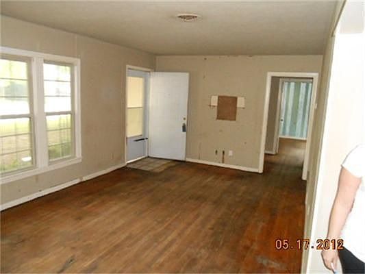 5th image of 6636 Onyx Dr N