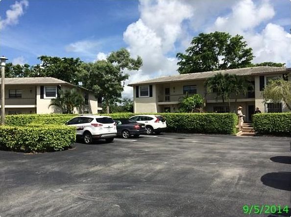 1st image of 9 Westgate Ln APT C