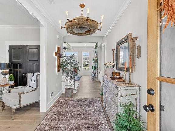 3rd image of 4110 Chicken Rd