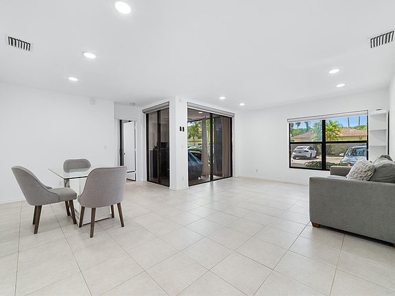 4th image of 2860 Carambola Circle #2051