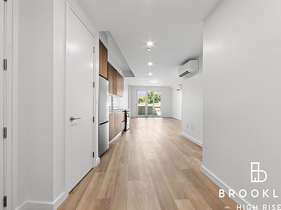 3rd image of 50 E 10th St #208