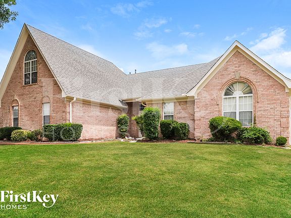 2nd image of 4980 Rivercrest Ln