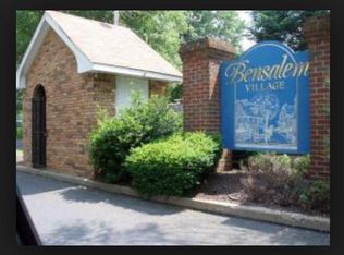 447 N Mount Vernon Cir, Bensalem, PA