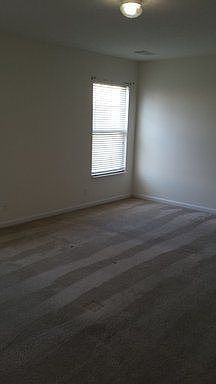 4th image of 403 Sugarwood St
