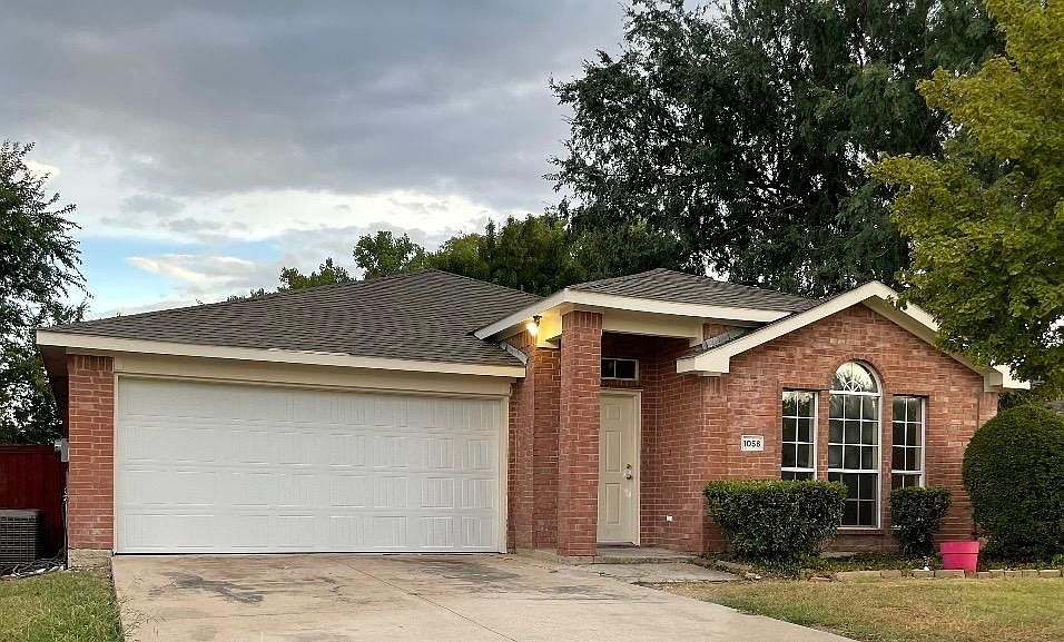 1st image of 1056 Waterview Dr