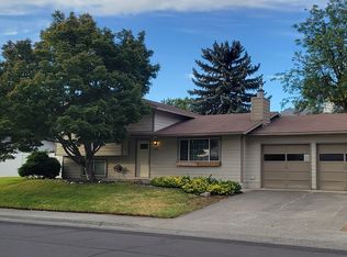 635 W Moore Ave, Hermiston, OR 97838