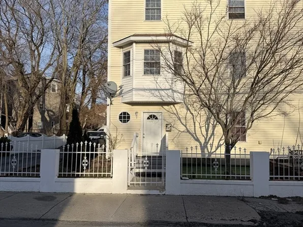 545 Hampshire St #545, Lawrence, MA 01841