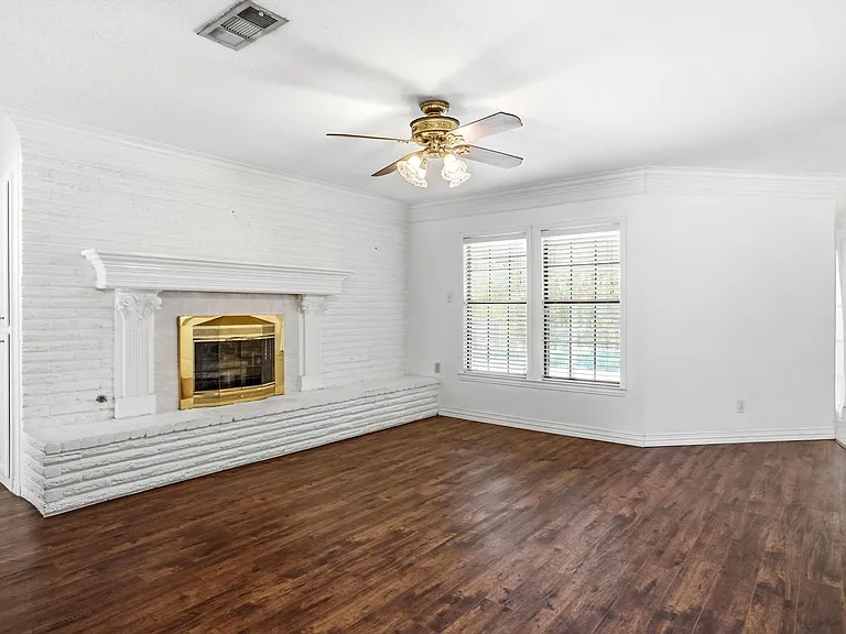 1812 Kynette Dr — Photo 2