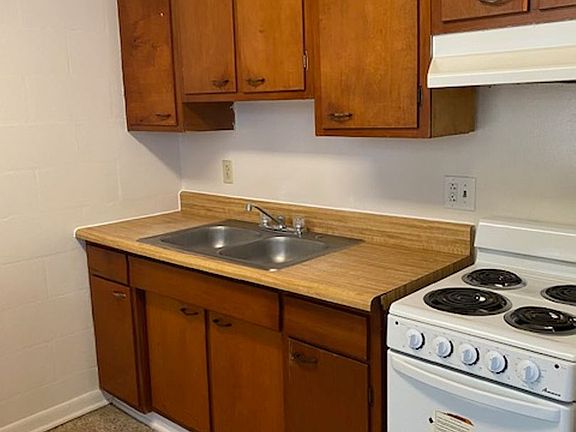 5th image of 2901 NW 14th St APT 2