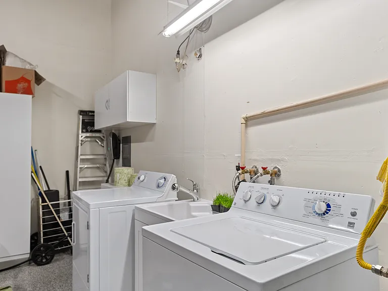 355 Ridgeview Dr — Photo 36
