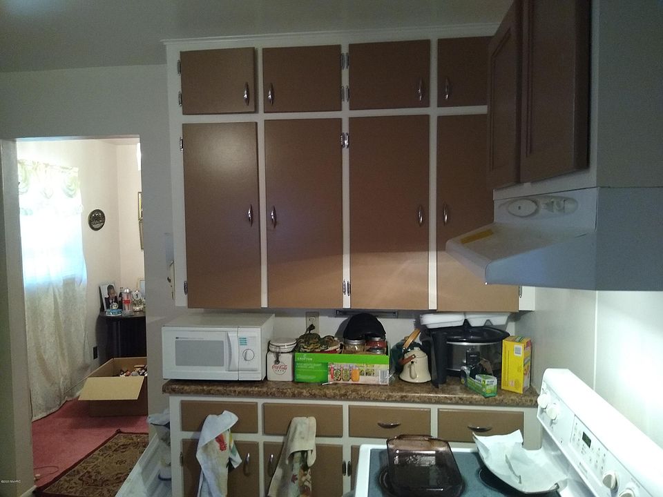 2nd image of 705 Chicago Ave