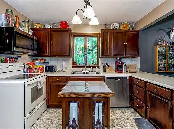 3rd image of 1408 Lynwood Ct
