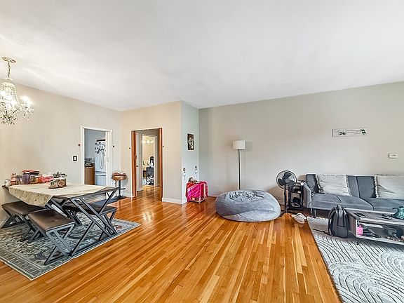 5th image of 573 Washington St APT 29