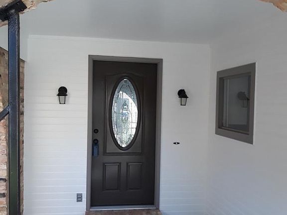 2nd image of 105 Stonewood Cir