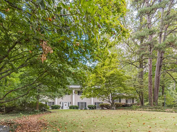2985 Duke Of Gloucester, East Point, GA 30344