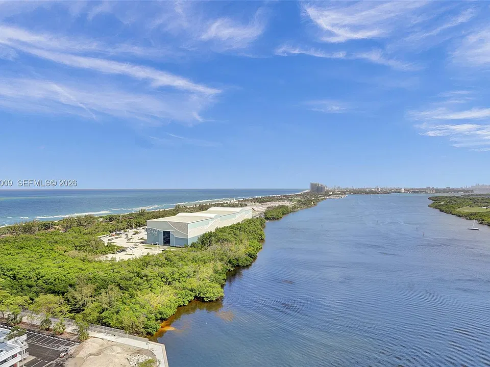 300 Bayview Dr #Penthouse 10
