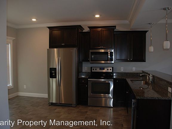5th image of 240 Savannah Ave NE #1