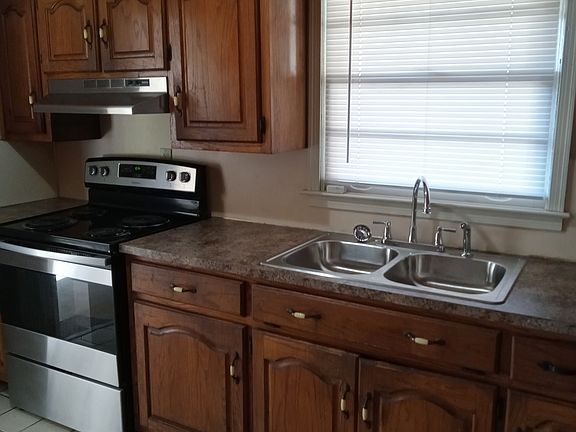 2nd image of 4444 Woodcrest Dr