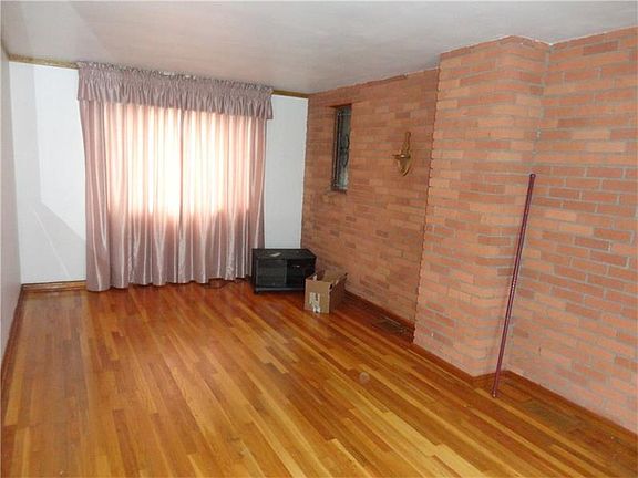 3rd image of 38 Glenview Ave