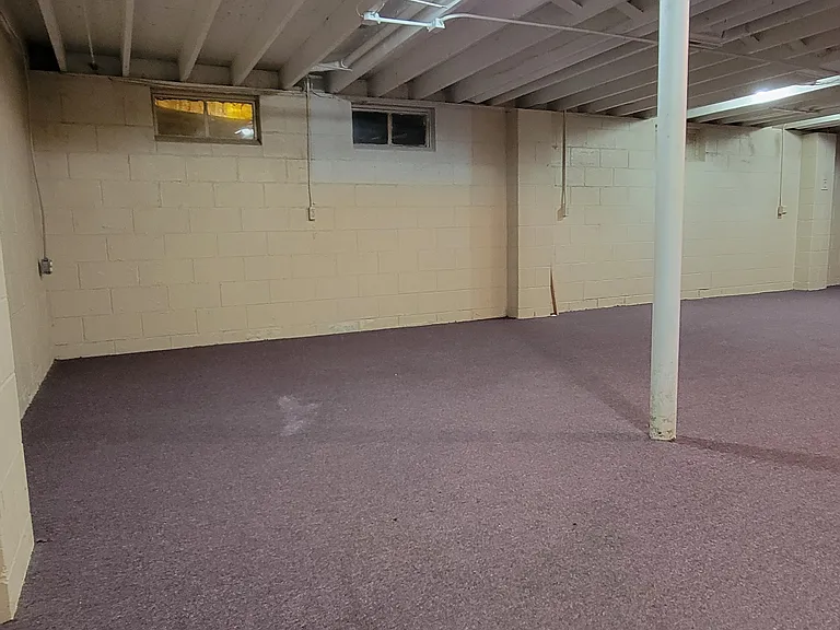 2348 E Walnut St — Photo 16