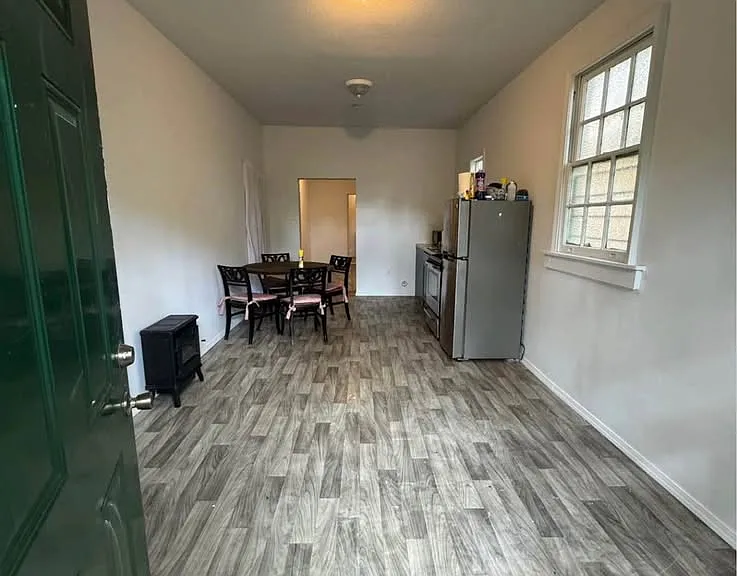 Live Oak Pl — Photo 1