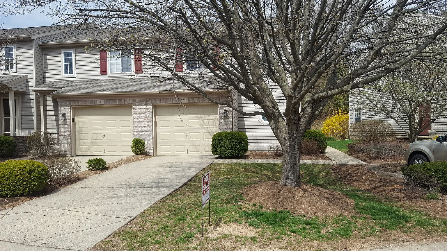 703 E Bayberry Ct E photo 1