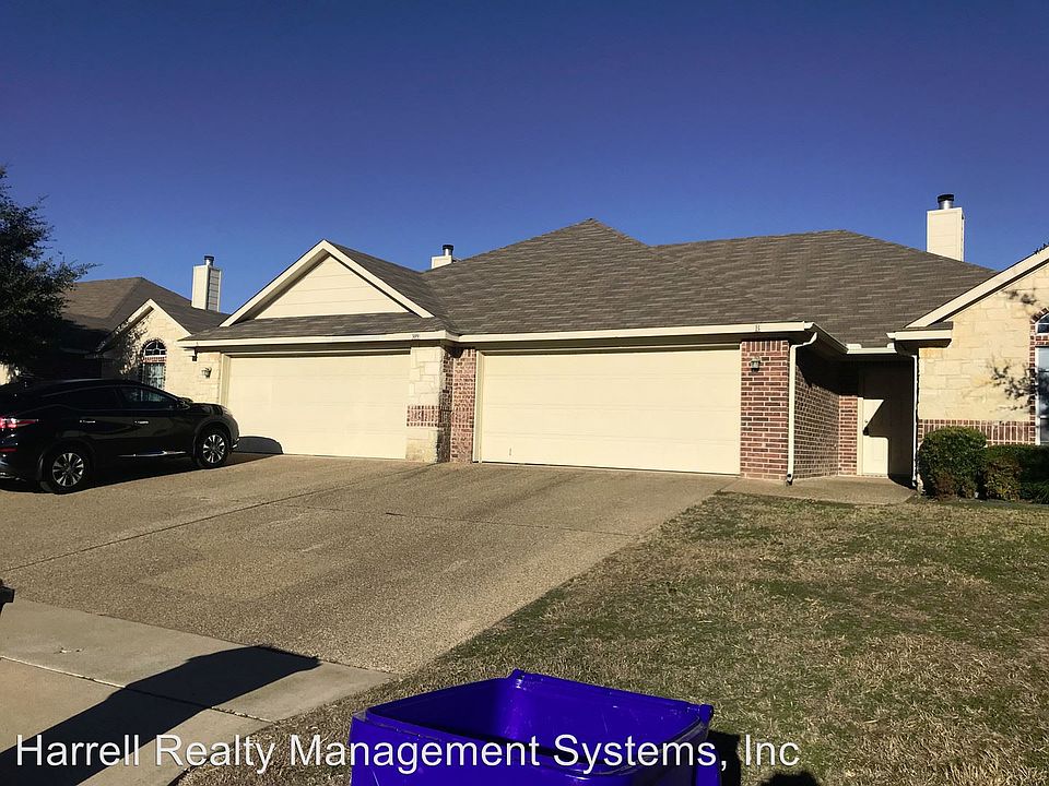 1st image of 400A Chapel Trail Cir