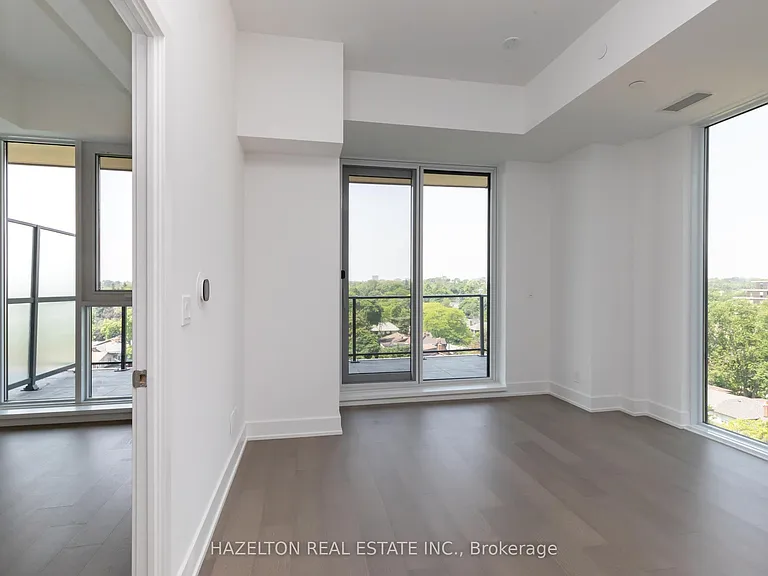 8 Manor Rd W #904 — Photo 16