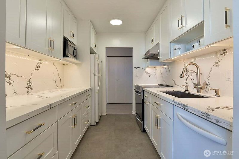 5th image of 4540 8th Avenue NE #1605