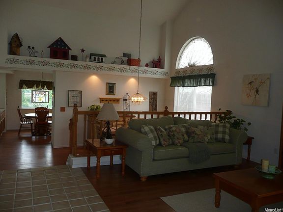 2nd image of 3755 Pine Hollow Way