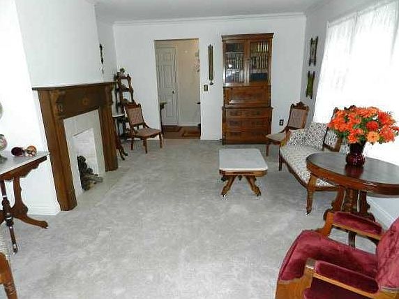 5th image of 202 Bunnell St