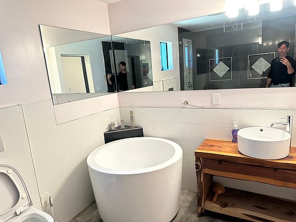 3rd image of 3164 Atwater Ave #1
