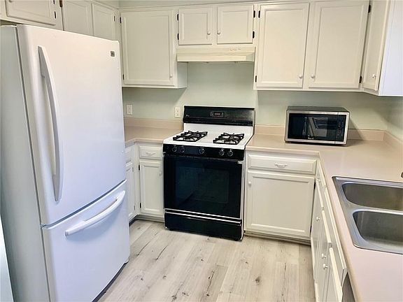 4th image of 902 Brook Meadow Trl