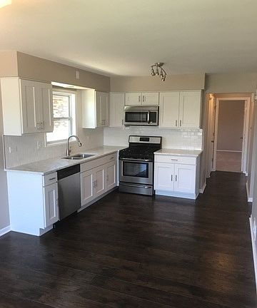 3rd image of 388 Saginaw Ave